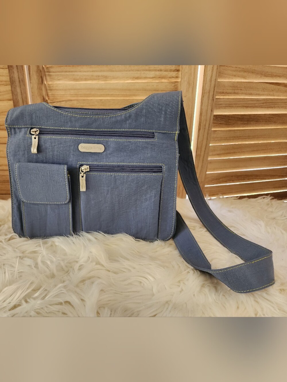 Baggallini City Crossbody Bag